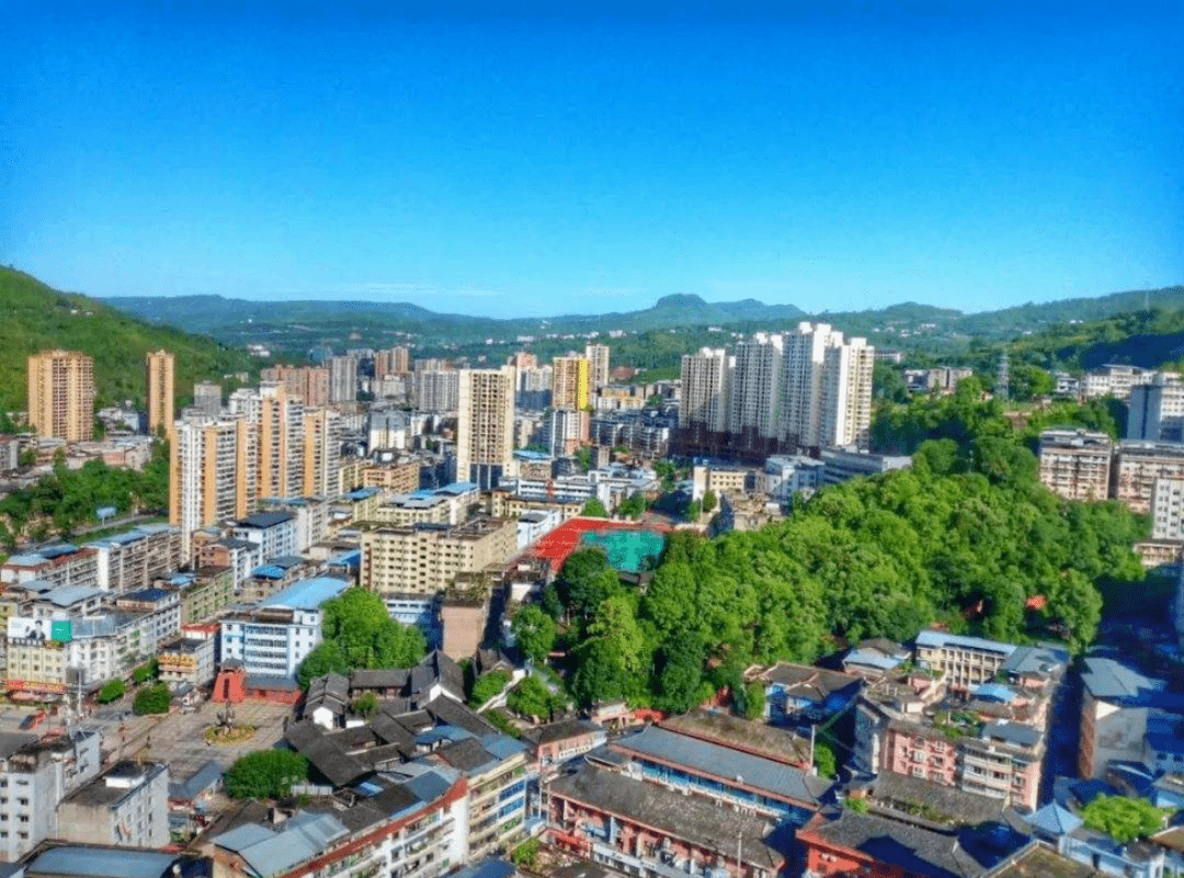 巴中市何长林最新消息